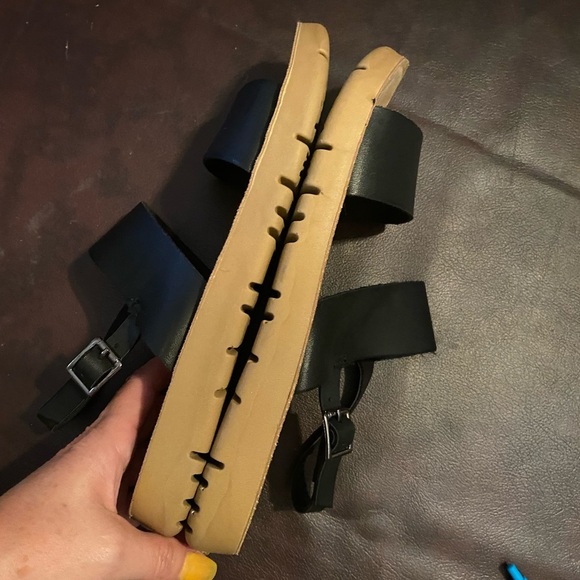 Strappy sandals - Picture 5 of 8